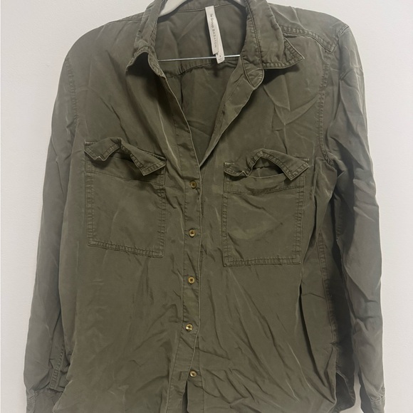 Babaton Tops - Aritzia Casual Button Down Shirt